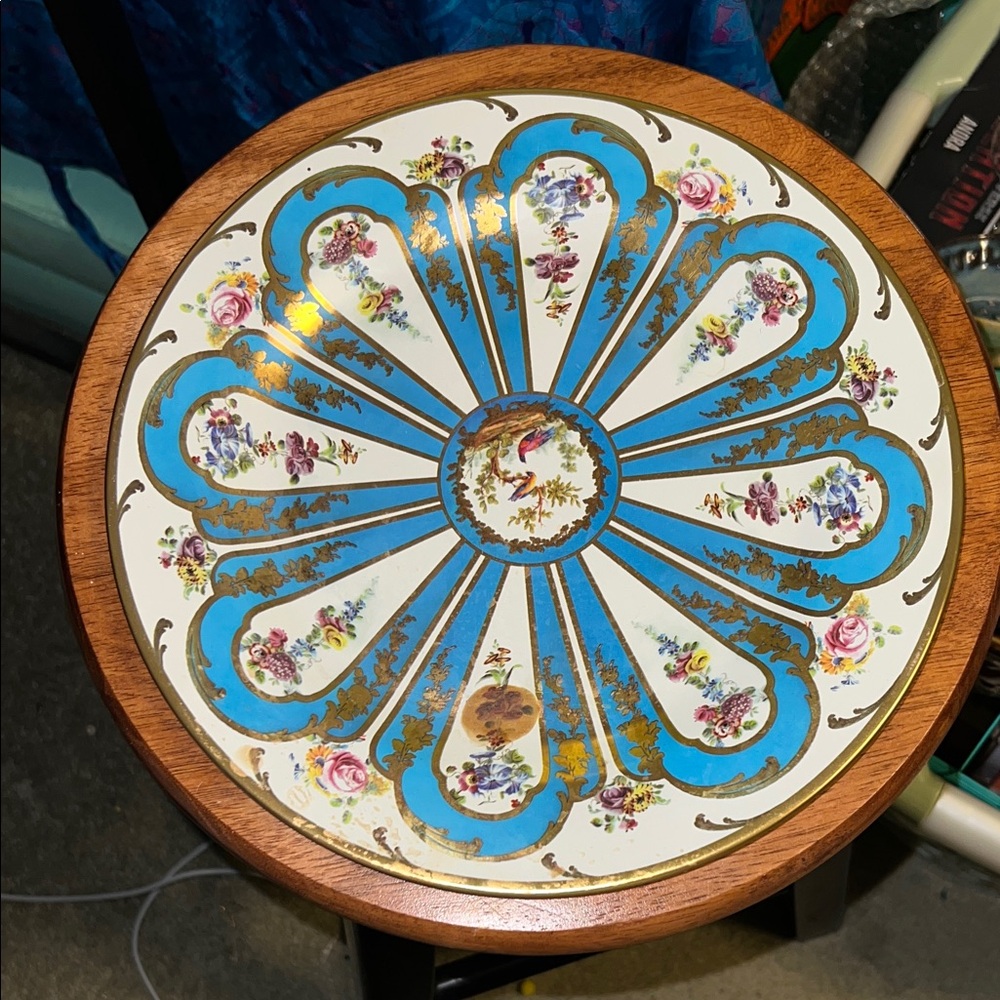 French porcelain vase inspired composite metal carousel plate